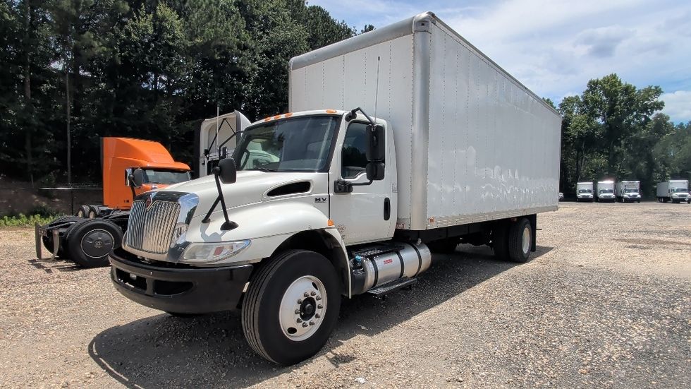 Medium Duty Box Truck-Light and Medium Duty Trucks-International-2020-MV607-Suwanee-GA-225,382\n\t\tmiles-$ 35,500 - Image 3