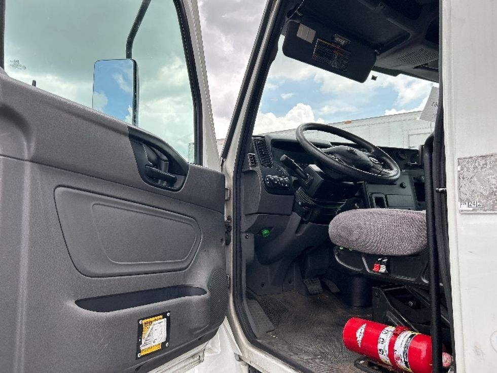 Medium Duty Box Truck-Light and Medium Duty Trucks-International-2020-MV607-Swedesboro-NJ-149,653\n\t\tmiles-$ 60,500 - Image 16