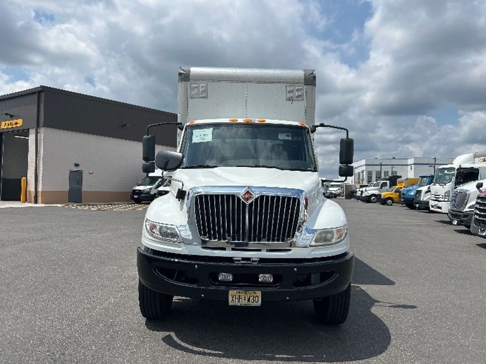 Medium Duty Box Truck-Light and Medium Duty Trucks-International-2020-MV607-Swedesboro-NJ-149,653\n\t\tmiles-$ 60,500 - Image 2