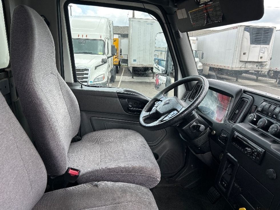 Medium Duty Box Truck-Light and Medium Duty Trucks-International-2020-MV607-Swedesboro-NJ-149,653\n\t\tmiles-$ 60,500 - Image 22