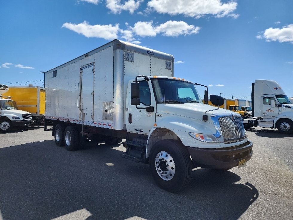 Medium Duty Box Truck-Light and Medium Duty Trucks-International-2020-MV607-Swedesboro-NJ-165,400\n\t\tmiles-$ 59,250 - Image 1