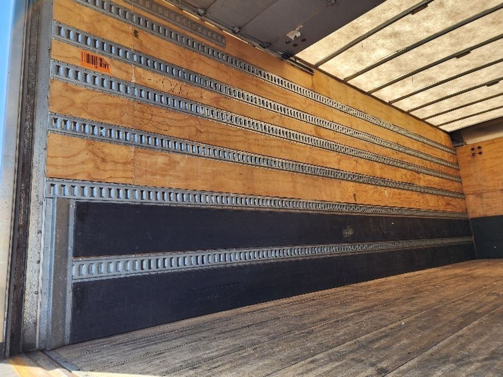 Medium Duty Box Truck-Light and Medium Duty Trucks-International-2020-MV607-Swedesboro-NJ-165,400\n\t\tmiles-$ 59,250 - Image 11