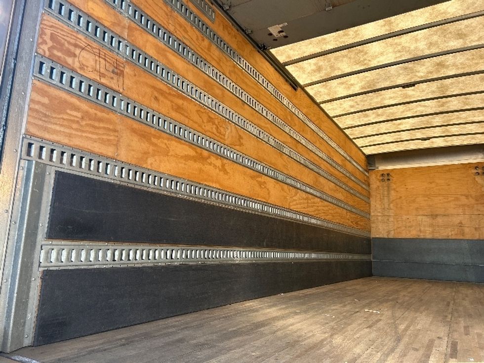Medium Duty Box Truck-Light and Medium Duty Trucks-International-2020-MV607-Swedesboro-NJ-170,387\n\t\tmiles-$ 57,500 - Image 11