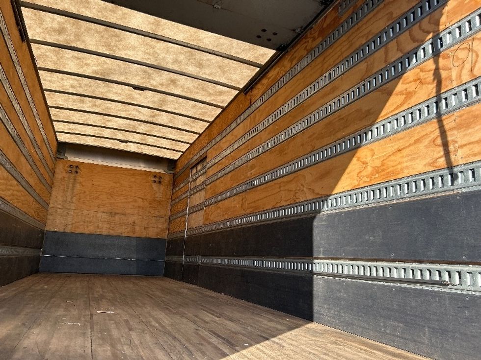 Medium Duty Box Truck-Light and Medium Duty Trucks-International-2020-MV607-Swedesboro-NJ-170,387\n\t\tmiles-$ 57,500 - Image 12