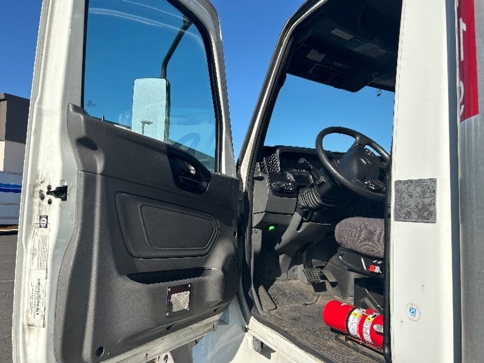 Medium Duty Box Truck-Light and Medium Duty Trucks-International-2020-MV607-Swedesboro-NJ-170,387\n\t\tmiles-$ 57,500 - Image 16