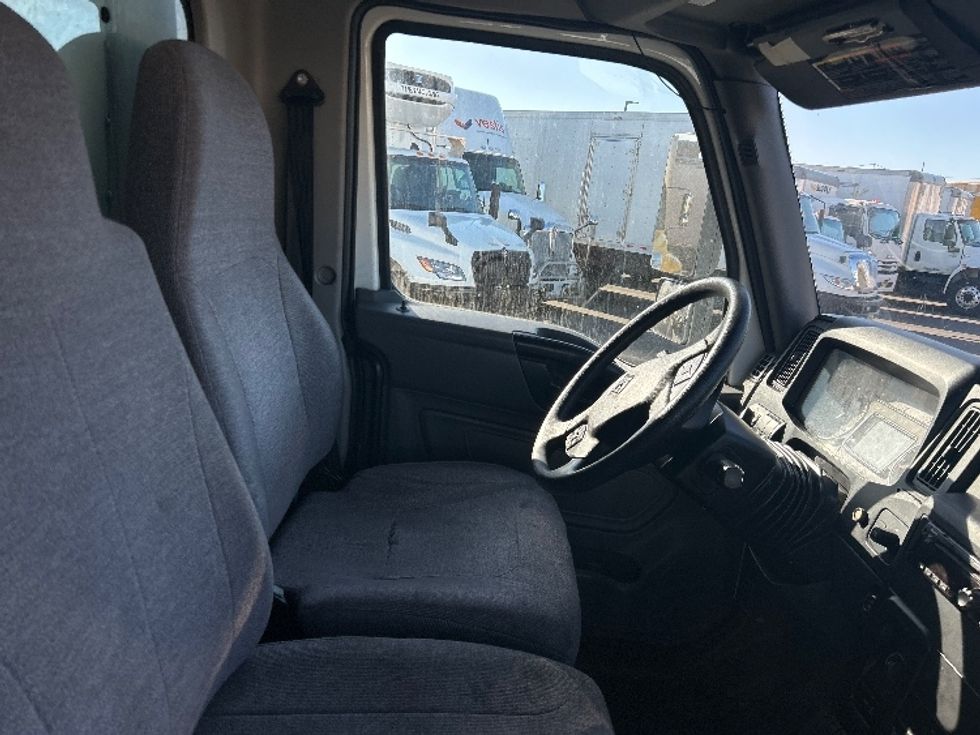 Medium Duty Box Truck-Light and Medium Duty Trucks-International-2020-MV607-Swedesboro-NJ-170,387\n\t\tmiles-$ 57,500 - Image 22