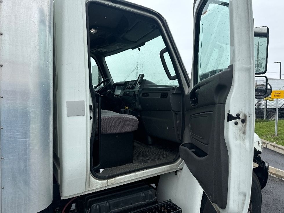 Medium Duty Box Truck-Light and Medium Duty Trucks-International-2020-MV607-Swedesboro-NJ-191,231\n\t\tmiles-$ 53,000 - Image 20