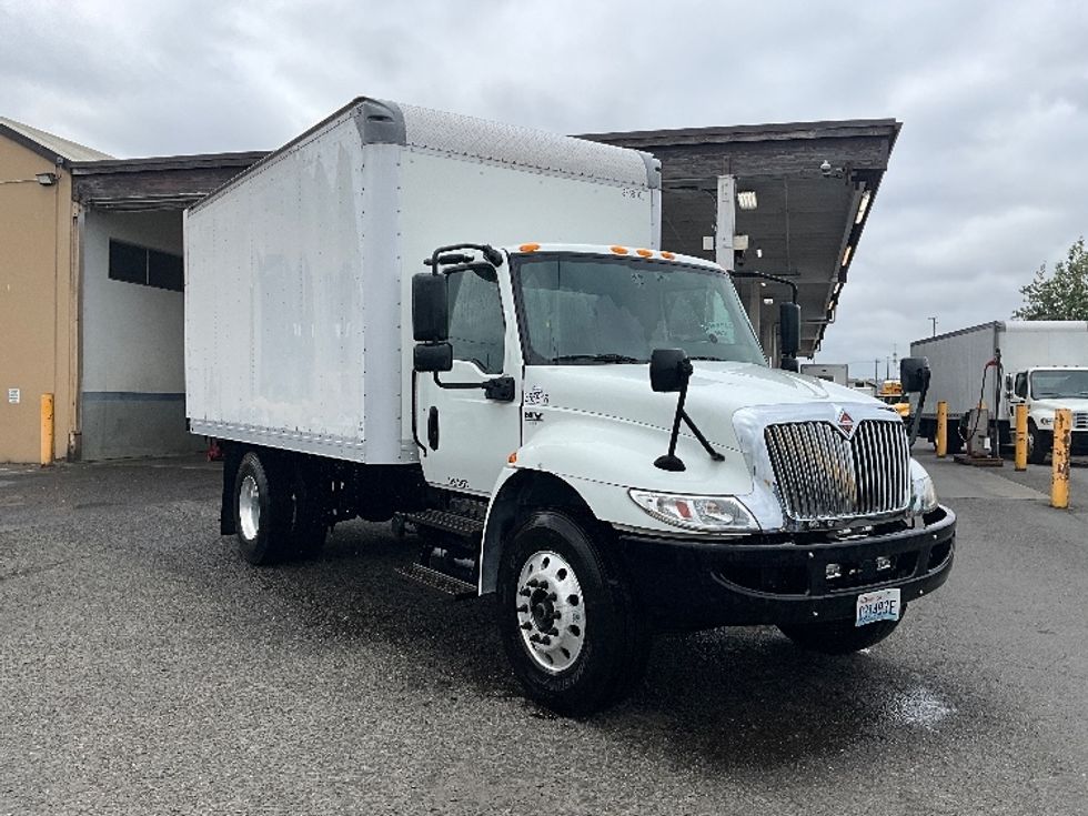 Medium Duty Box Truck-Light and Medium Duty Trucks-International-2020-MV607-Tacoma-WA-122,461\n\t\tmiles-$ 47,000 - Image 1