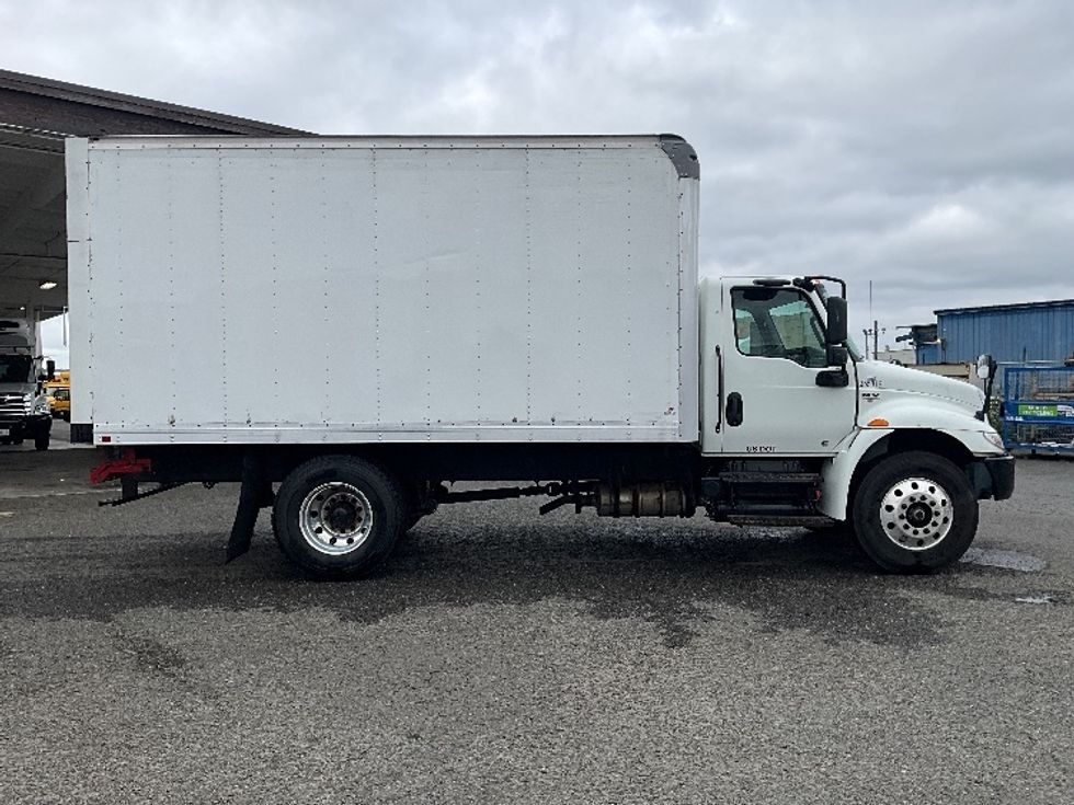 Medium Duty Box Truck-Light and Medium Duty Trucks-International-2020-MV607-Tacoma-WA-122,461\n\t\tmiles-$ 47,000 - Image 15