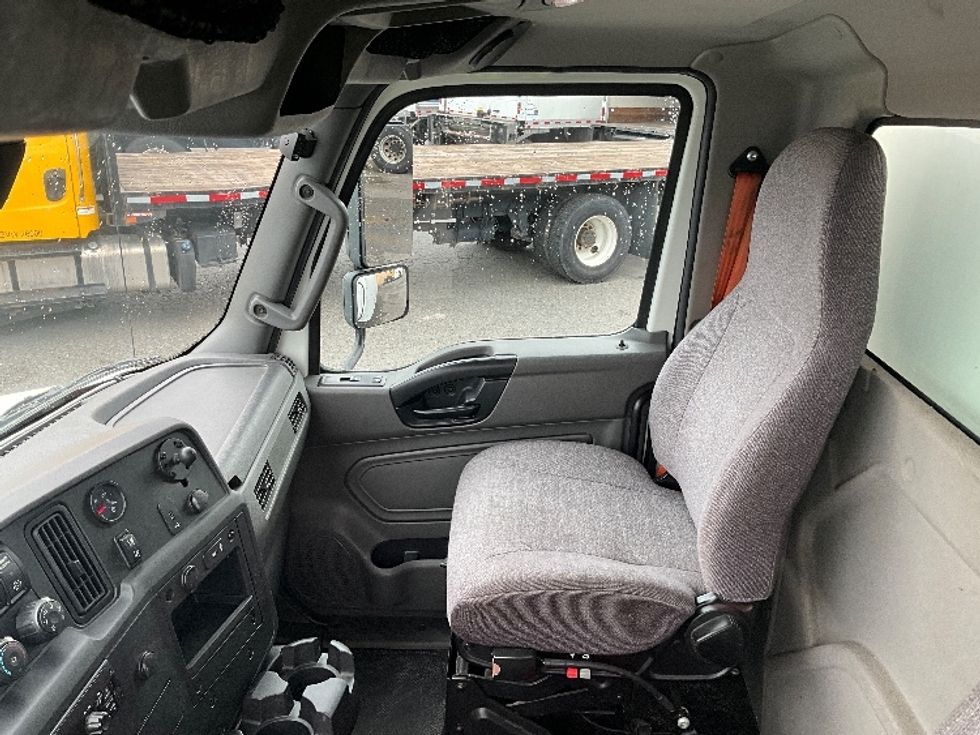 Medium Duty Box Truck-Light and Medium Duty Trucks-International-2020-MV607-Tacoma-WA-122,461\n\t\tmiles-$ 47,000 - Image 18
