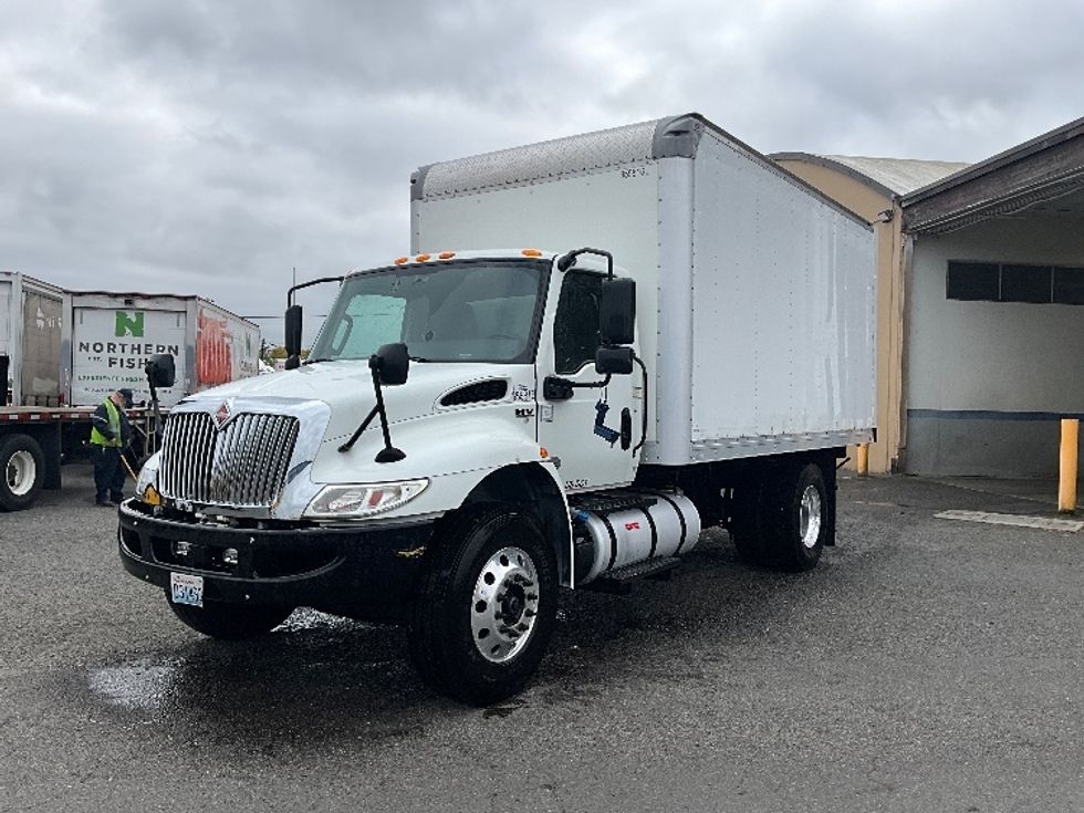 Medium Duty Box Truck-Light and Medium Duty Trucks-International-2020-MV607-Tacoma-WA-122,461\n\t\tmiles-$ 47,000 - Image 3