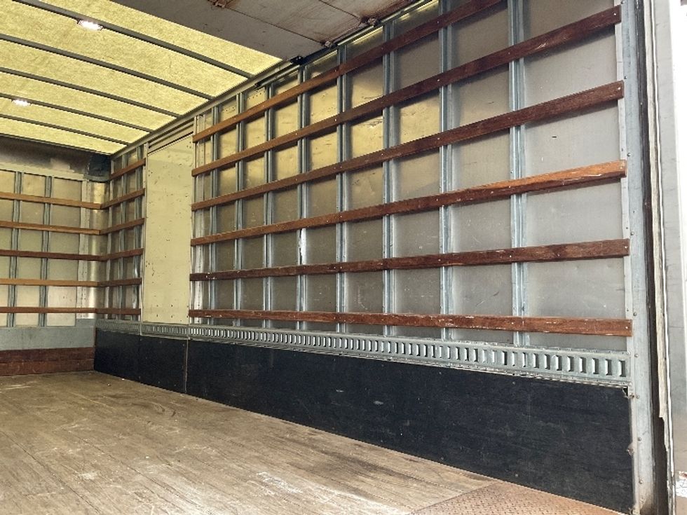Medium Duty Box Truck-Light and Medium Duty Trucks-International-2020-MV607-Tacoma-WA-123,673\n\t\tmiles-$ 47,750 - Image 12