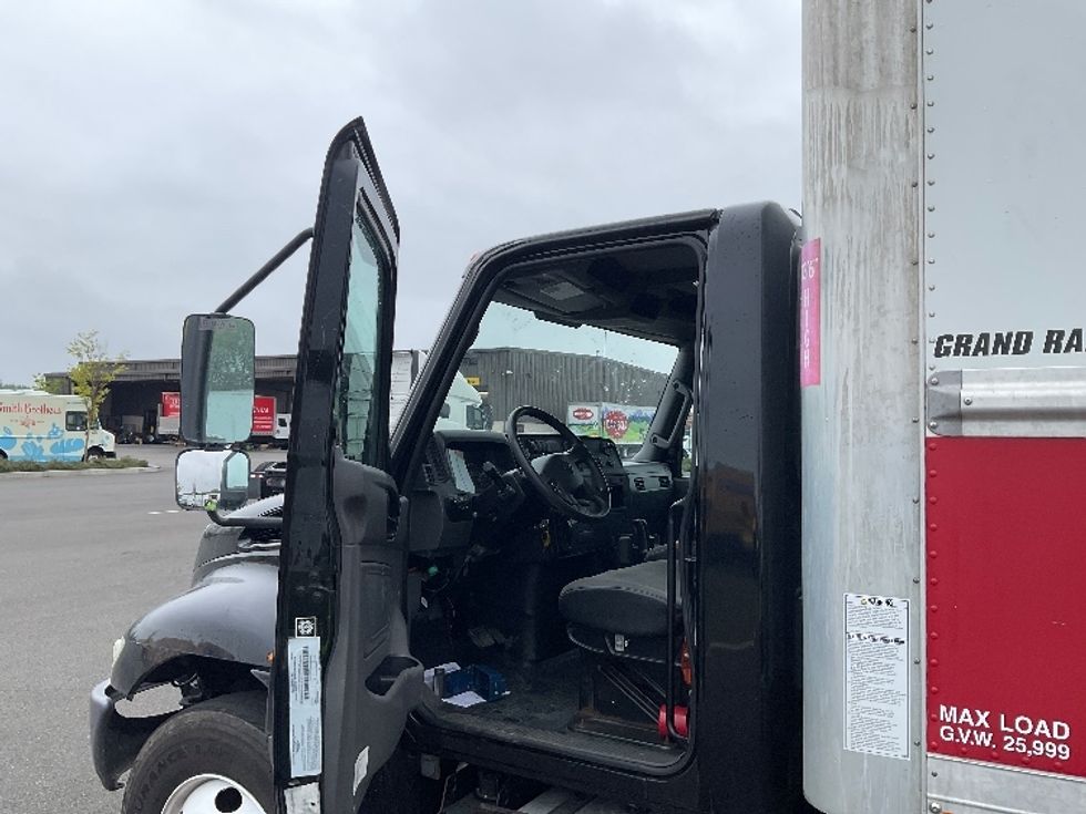 Medium Duty Box Truck-Light and Medium Duty Trucks-International-2020-MV607-Tacoma-WA-123,673\n\t\tmiles-$ 47,750 - Image 16