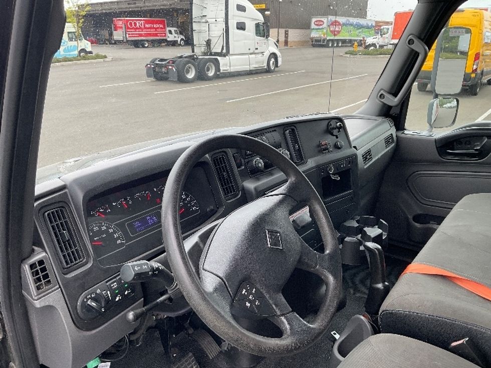 Medium Duty Box Truck-Light and Medium Duty Trucks-International-2020-MV607-Tacoma-WA-123,673\n\t\tmiles-$ 47,750 - Image 17