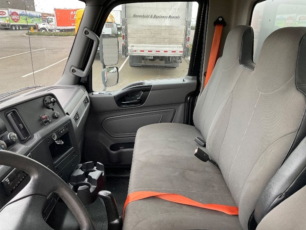 Medium Duty Box Truck-Light and Medium Duty Trucks-International-2020-MV607-Tacoma-WA-123,673\n\t\tmiles-$ 47,750 - Image 19