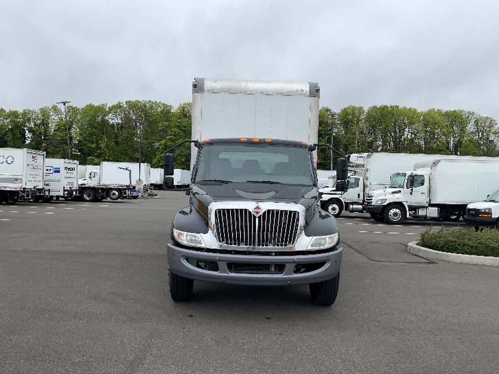 Medium Duty Box Truck-Light and Medium Duty Trucks-International-2020-MV607-Tacoma-WA-123,673\n\t\tmiles-$ 47,750 - Image 2