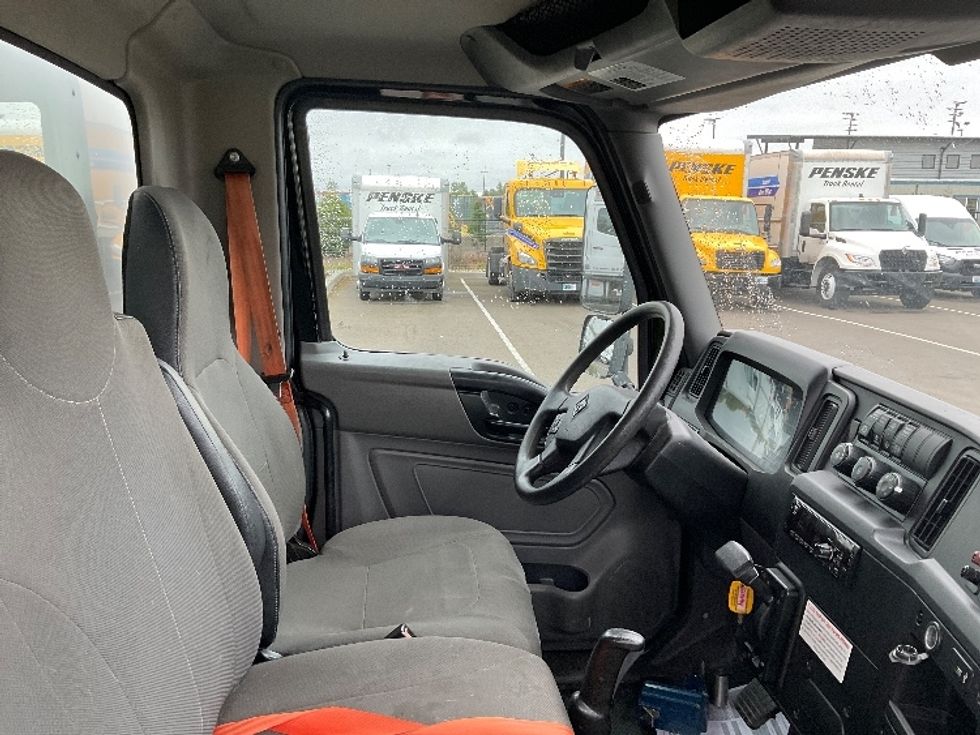 Medium Duty Box Truck-Light and Medium Duty Trucks-International-2020-MV607-Tacoma-WA-123,673\n\t\tmiles-$ 47,750 - Image 22