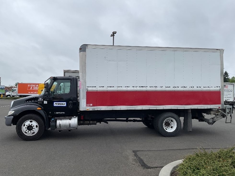 Medium Duty Box Truck-Light and Medium Duty Trucks-International-2020-MV607-Tacoma-WA-123,673\n\t\tmiles-$ 47,750 - Image 4