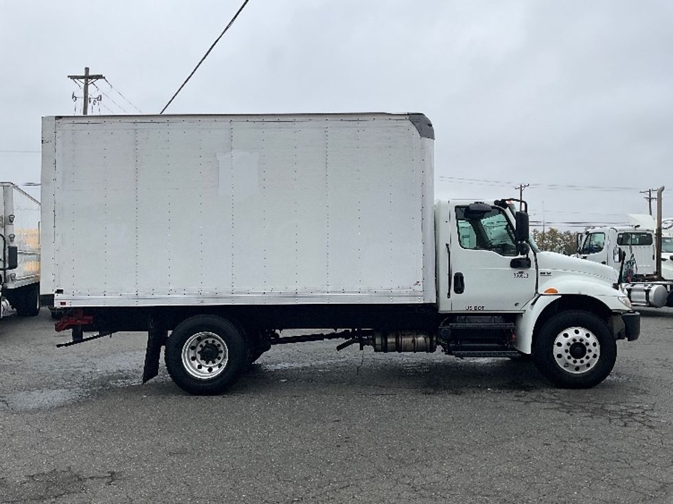 Medium Duty Box Truck-Light and Medium Duty Trucks-International-2020-MV607-Tacoma-WA-153,213\n\t\tmiles-$ 40,500 - Image 15