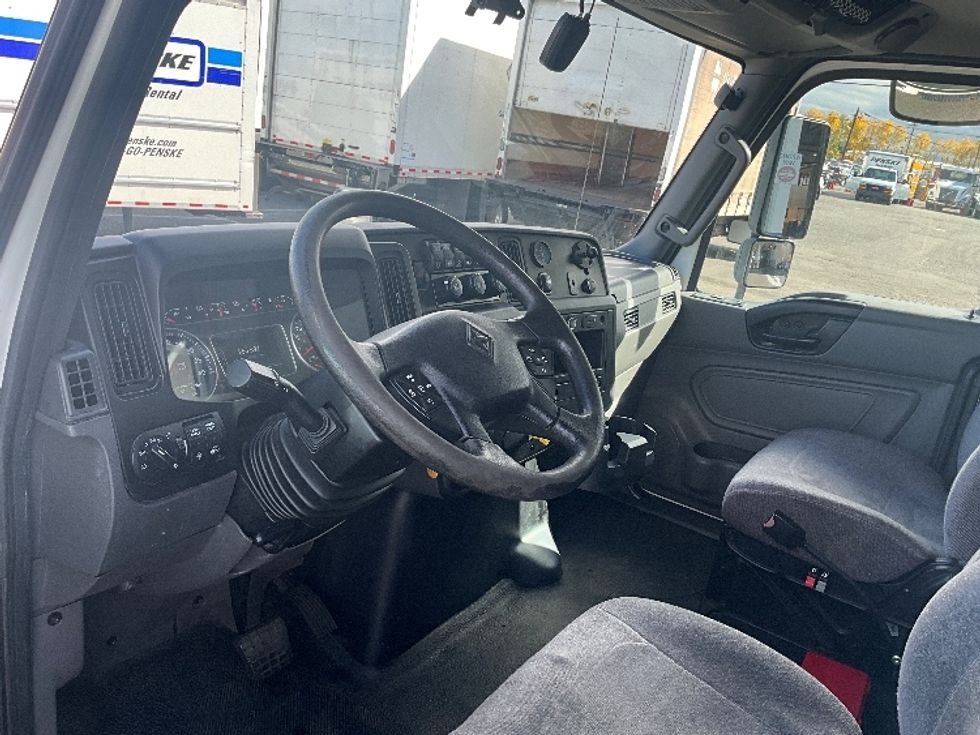 Medium Duty Box Truck-Light and Medium Duty Trucks-International-2020-MV607-Tacoma-WA-166,597\n\t\tmiles-$ 38,500 - Image 17