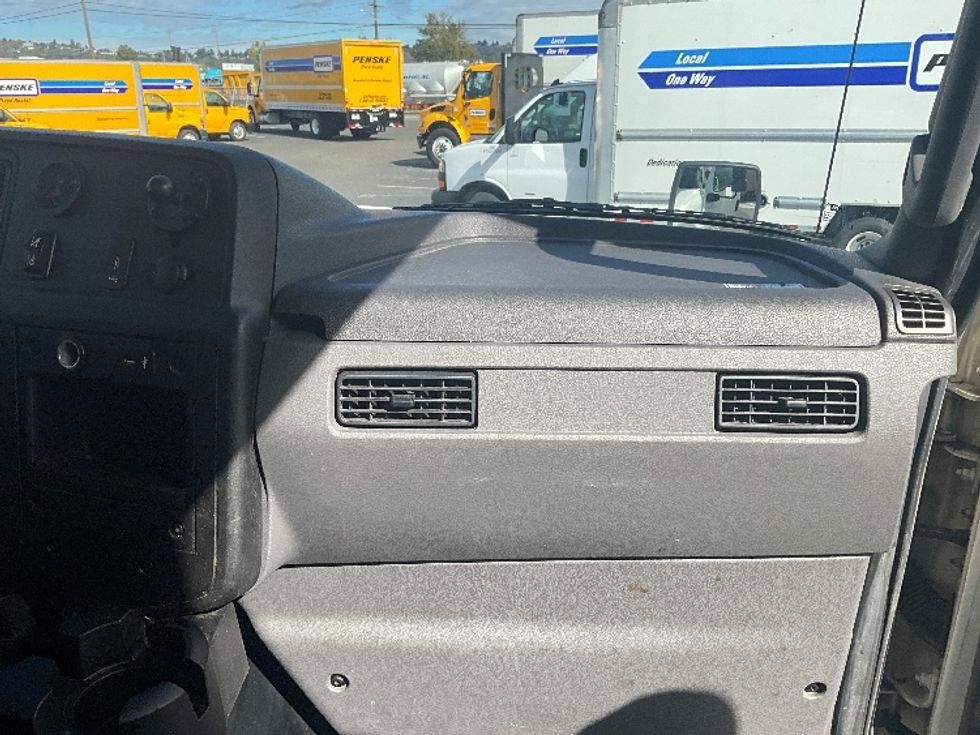 Medium Duty Box Truck-Light and Medium Duty Trucks-International-2020-MV607-Tacoma-WA-166,597\n\t\tmiles-$ 38,500 - Image 21