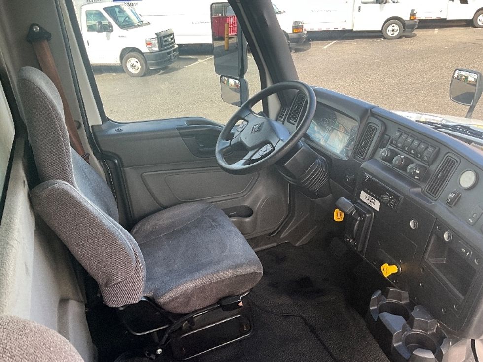 Medium Duty Box Truck-Light and Medium Duty Trucks-International-2020-MV607-Tacoma-WA-166,597\n\t\tmiles-$ 38,500 - Image 22
