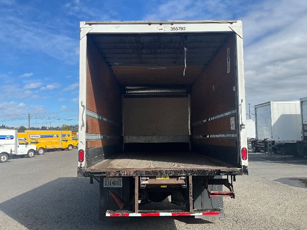 Medium Duty Box Truck-Light and Medium Duty Trucks-International-2020-MV607-Tacoma-WA-166,597\n\t\tmiles-$ 38,500 - Image 8