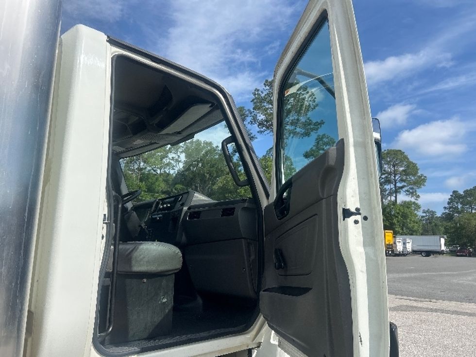 Medium Duty Box Truck-Light and Medium Duty Trucks-International-2020-MV607-Tallahassee-FL-353,270\n\t\tmiles-$ 21,750 - Image 20