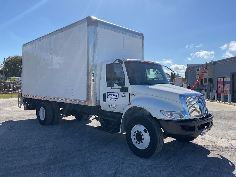 Medium Duty Box Truck-Light and Medium Duty Trucks-International-2020-MV607-Tampa-FL-100,449\n\t\tmiles-$ 52,250 - Image 1
