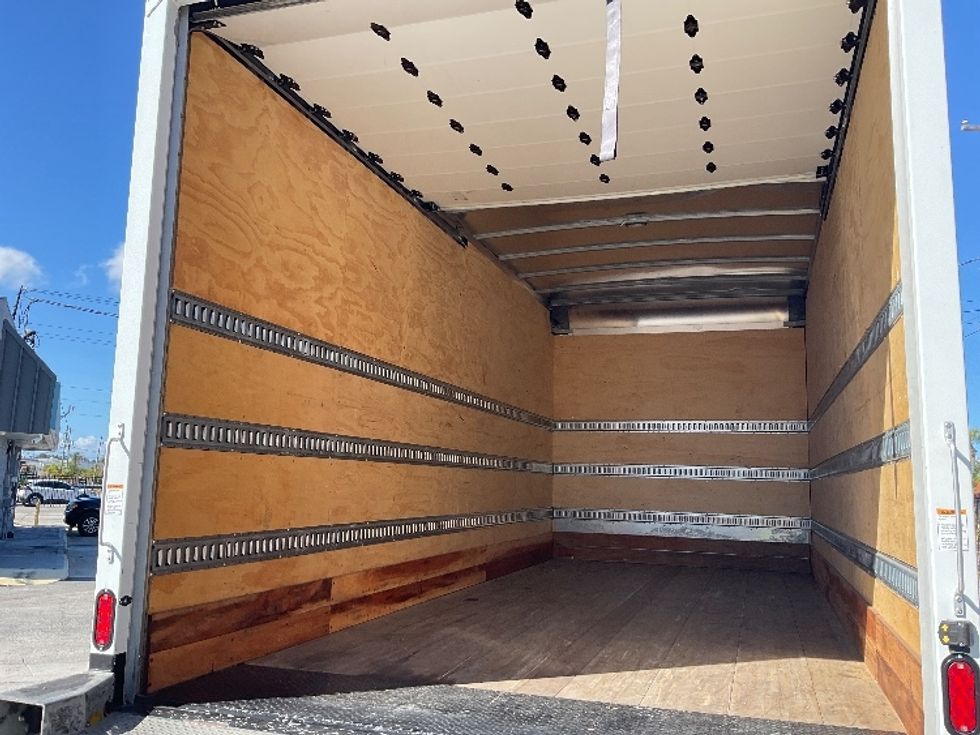 Medium Duty Box Truck-Light and Medium Duty Trucks-International-2020-MV607-Tampa-FL-100,449\n\t\tmiles-$ 52,250 - Image 11