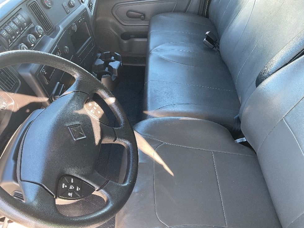 Medium Duty Box Truck-Light and Medium Duty Trucks-International-2020-MV607-Tampa-FL-100,449\n\t\tmiles-$ 52,250 - Image 19