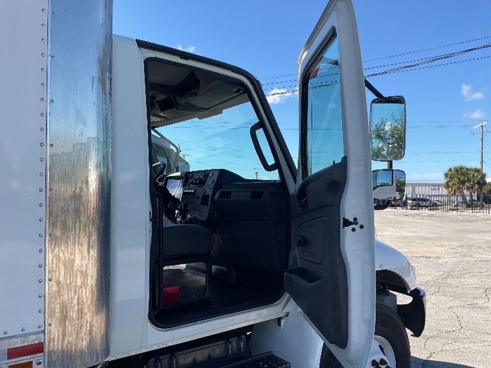 Medium Duty Box Truck-Light and Medium Duty Trucks-International-2020-MV607-Tampa-FL-100,449\n\t\tmiles-$ 52,250 - Image 20