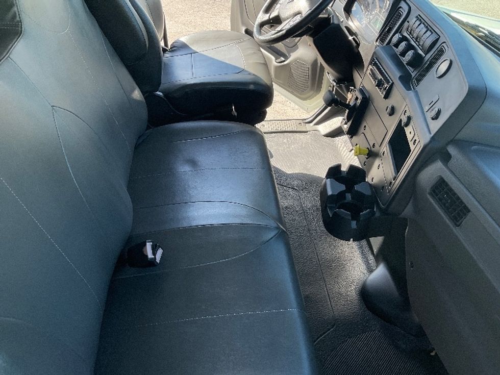 Medium Duty Box Truck-Light and Medium Duty Trucks-International-2020-MV607-Tampa-FL-100,449\n\t\tmiles-$ 52,250 - Image 22