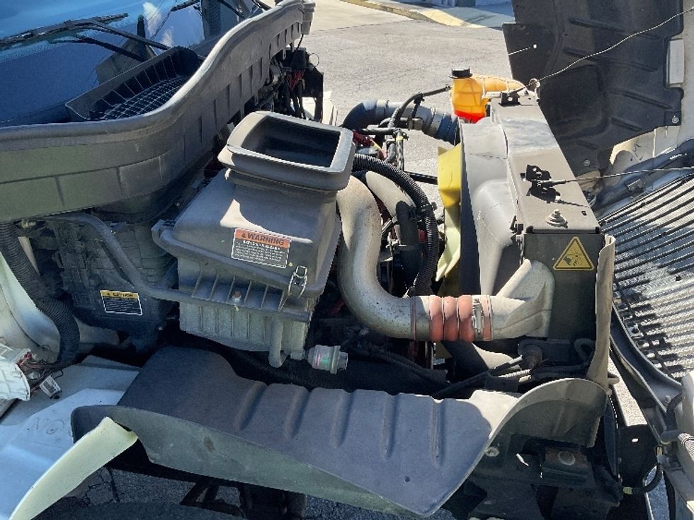 Medium Duty Box Truck-Light and Medium Duty Trucks-International-2020-MV607-Tampa-FL-100,449\n\t\tmiles-$ 52,250 - Image 23
