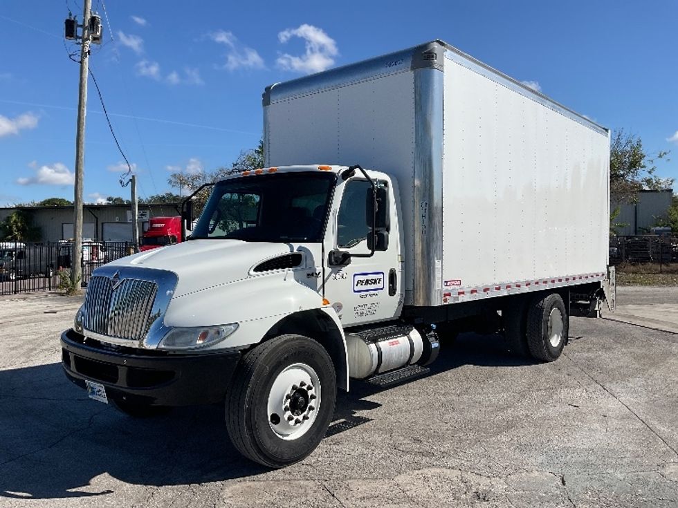 Medium Duty Box Truck-Light and Medium Duty Trucks-International-2020-MV607-Tampa-FL-100,449\n\t\tmiles-$ 52,250 - Image 3