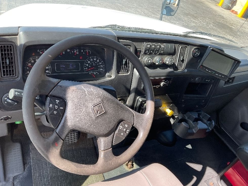 Medium Duty Box Truck-Light and Medium Duty Trucks-International-2020-MV607-Tampa-FL-109,889\n\t\tmiles-$ 61,250 - Image 18