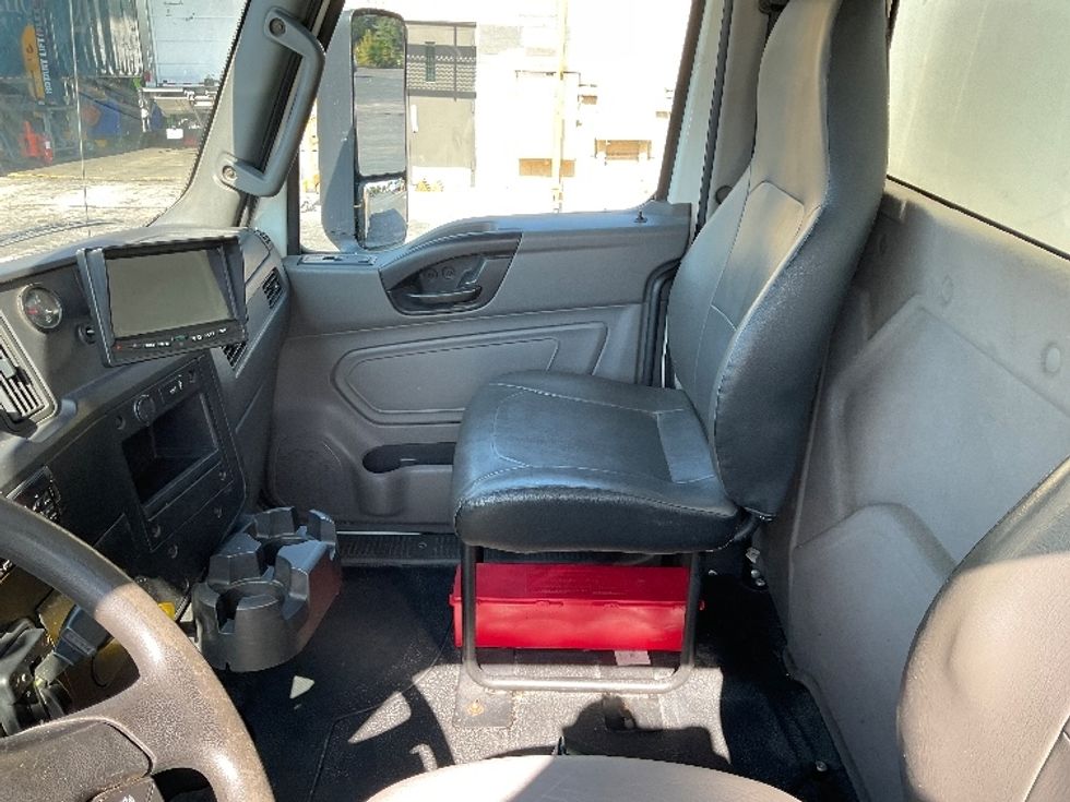 Medium Duty Box Truck-Light and Medium Duty Trucks-International-2020-MV607-Tampa-FL-109,889\n\t\tmiles-$ 61,250 - Image 19