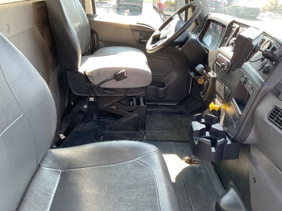 Medium Duty Box Truck-Light and Medium Duty Trucks-International-2020-MV607-Tampa-FL-109,889\n\t\tmiles-$ 61,250 - Image 22