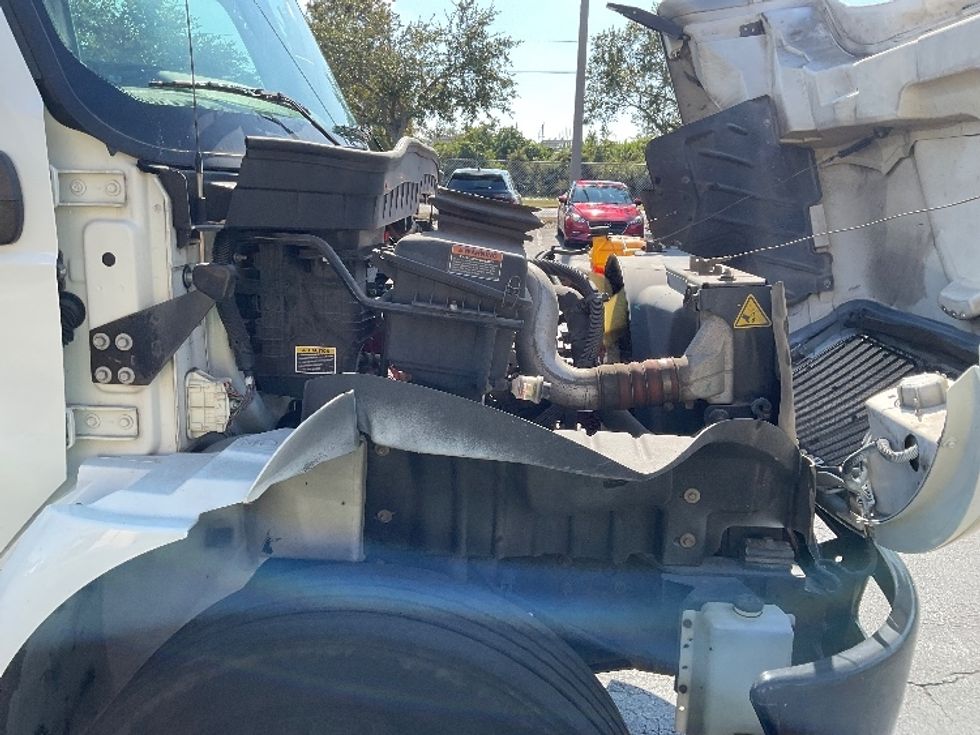 Medium Duty Box Truck-Light and Medium Duty Trucks-International-2020-MV607-Tampa-FL-109,889\n\t\tmiles-$ 61,250 - Image 23