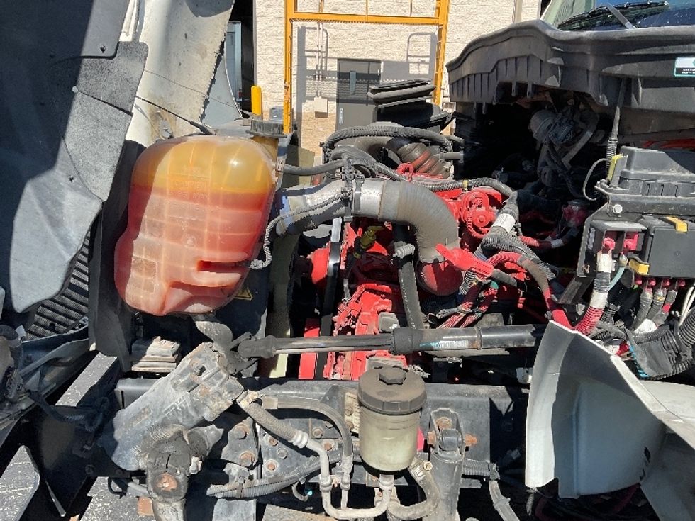 Medium Duty Box Truck-Light and Medium Duty Trucks-International-2020-MV607-Tampa-FL-109,889\n\t\tmiles-$ 61,250 - Image 24