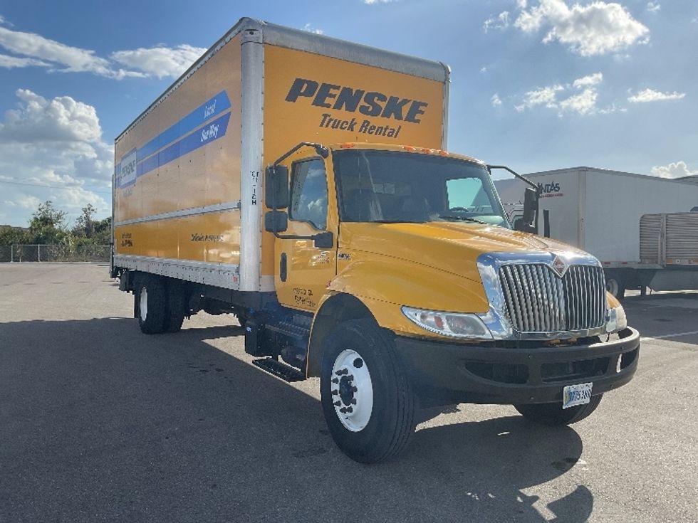 Medium Duty Box Truck-Light and Medium Duty Trucks-International-2020-MV607-Tampa-FL-144,612\n\t\tmiles-$ 50,250 - Image 1