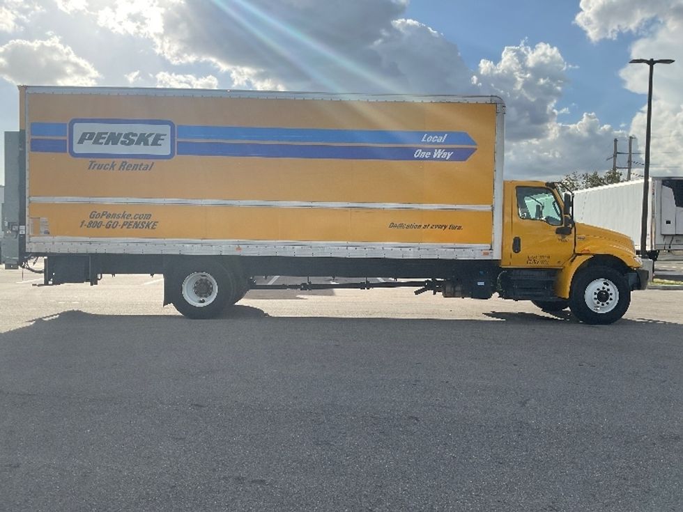 Medium Duty Box Truck-Light and Medium Duty Trucks-International-2020-MV607-Tampa-FL-144,612\n\t\tmiles-$ 50,250 - Image 15