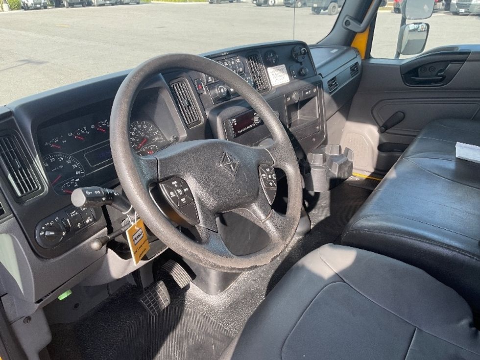 Medium Duty Box Truck-Light and Medium Duty Trucks-International-2020-MV607-Tampa-FL-144,612\n\t\tmiles-$ 50,250 - Image 17