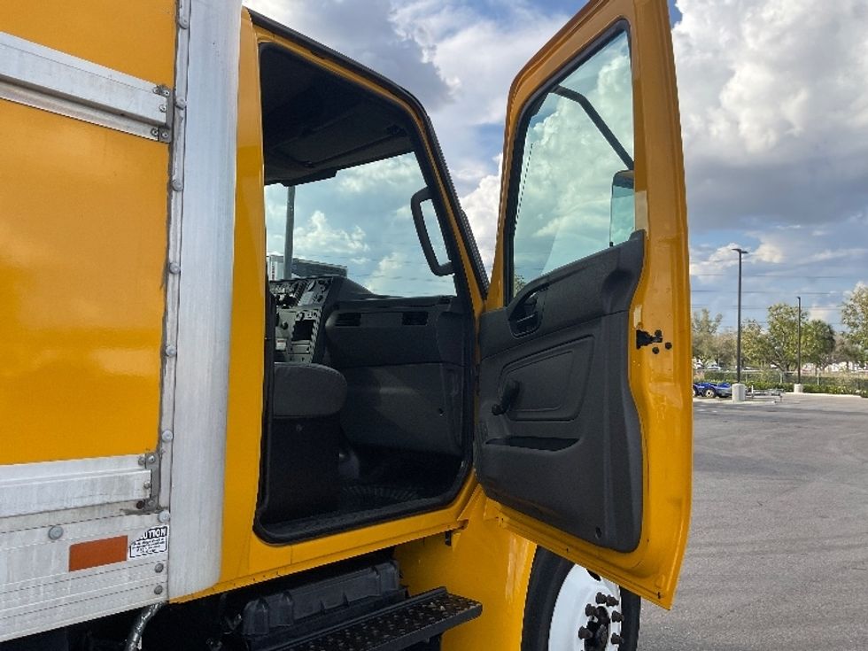 Medium Duty Box Truck-Light and Medium Duty Trucks-International-2020-MV607-Tampa-FL-144,612\n\t\tmiles-$ 50,250 - Image 20