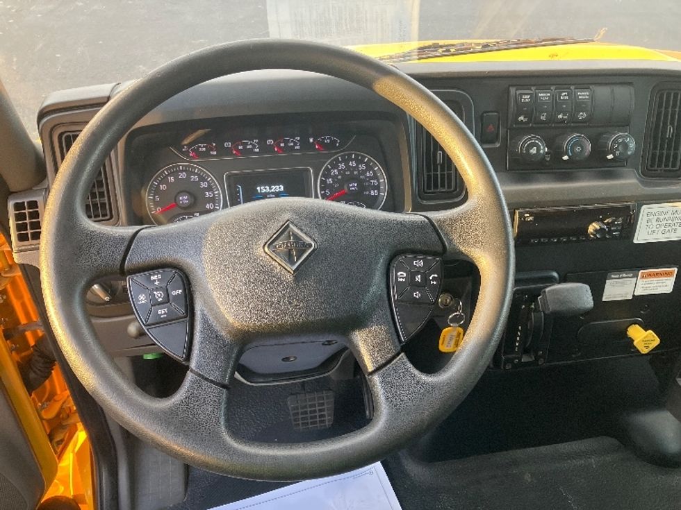 Medium Duty Box Truck-Light and Medium Duty Trucks-International-2020-MV607-Tampa-FL-153,234\n\t\tmiles-$ 50,000 - Image 18