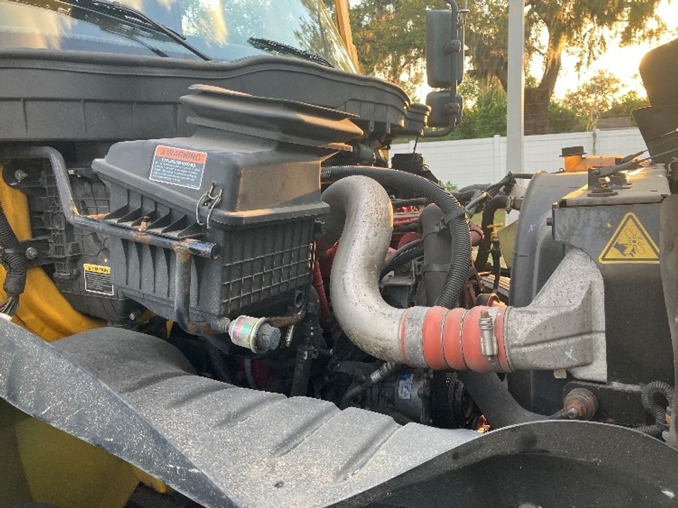 Medium Duty Box Truck-Light and Medium Duty Trucks-International-2020-MV607-Tampa-FL-153,234\n\t\tmiles-$ 50,000 - Image 23