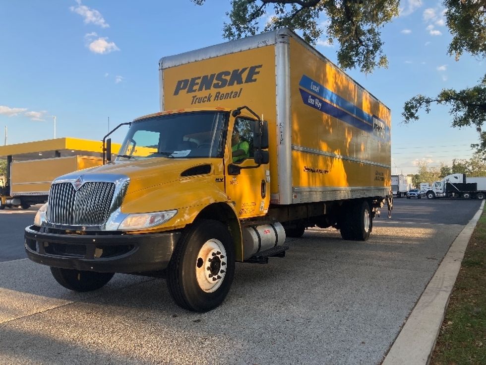 Medium Duty Box Truck-Light and Medium Duty Trucks-International-2020-MV607-Tampa-FL-153,234\n\t\tmiles-$ 50,000 - Image 3