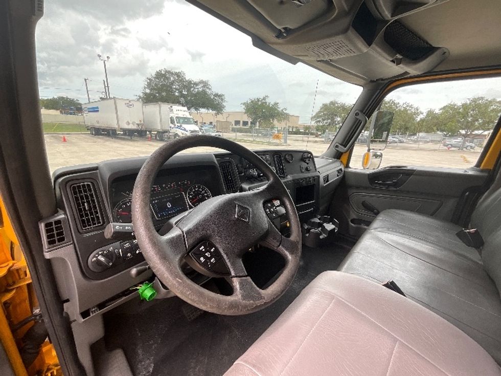 Medium Duty Box Truck-Light and Medium Duty Trucks-International-2020-MV607-Tampa-FL-192,738\n\t\tmiles-$ 54,000 - Image 17