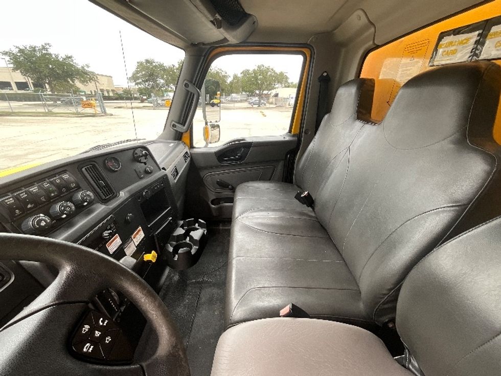 Medium Duty Box Truck-Light and Medium Duty Trucks-International-2020-MV607-Tampa-FL-192,738\n\t\tmiles-$ 54,000 - Image 18