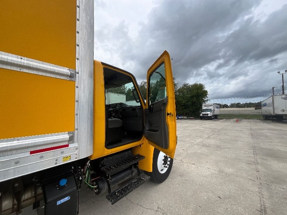 Medium Duty Box Truck-Light and Medium Duty Trucks-International-2020-MV607-Tampa-FL-192,738\n\t\tmiles-$ 54,000 - Image 19